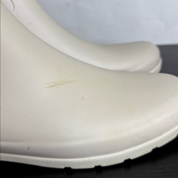 Hunter Women's Refined Short Waterproof Rain Boot in Beige Size 9 - Picture 9 of 13